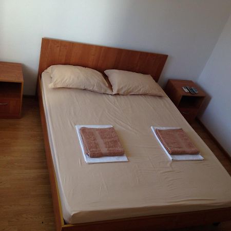 Hotel Sharmat Pizunda Exteriör bild