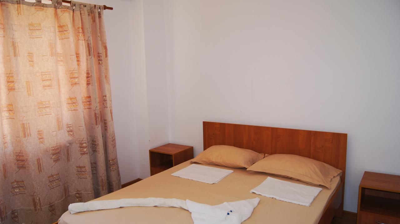 Hotel Sharmat Pizunda Exteriör bild