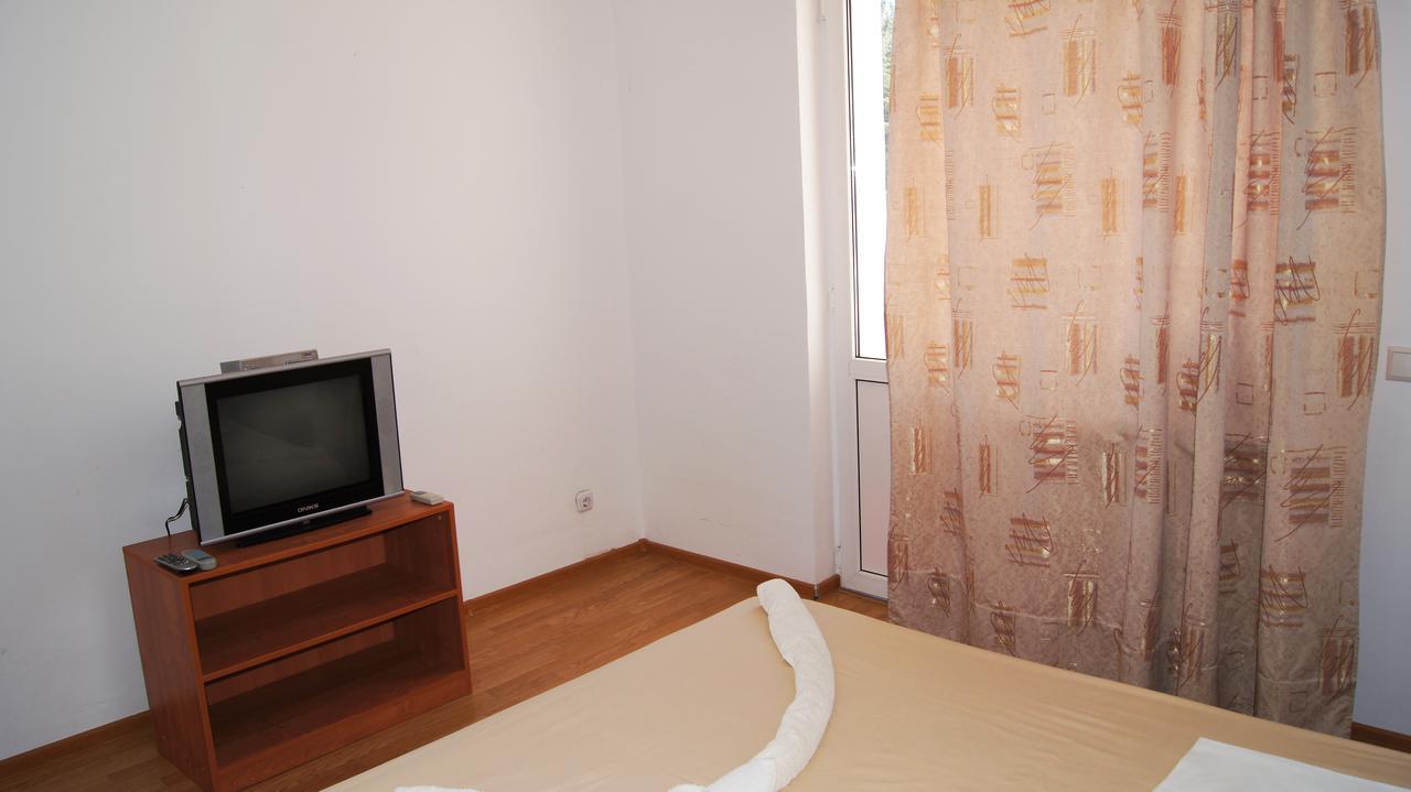 Hotel Sharmat Pizunda Exteriör bild
